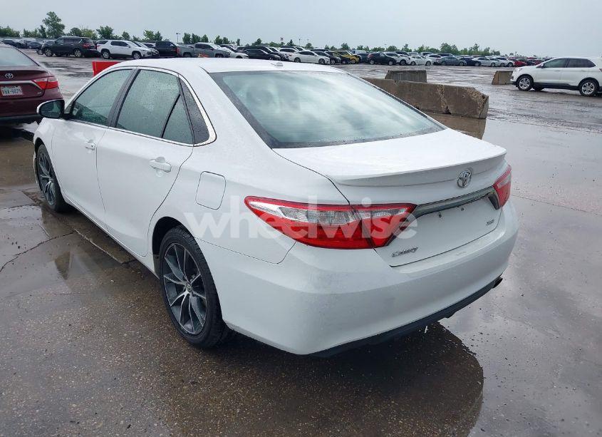 Photo 3 of 2015 Toyota Camry XSE (VIN 4T1BF1FK7FU027554)