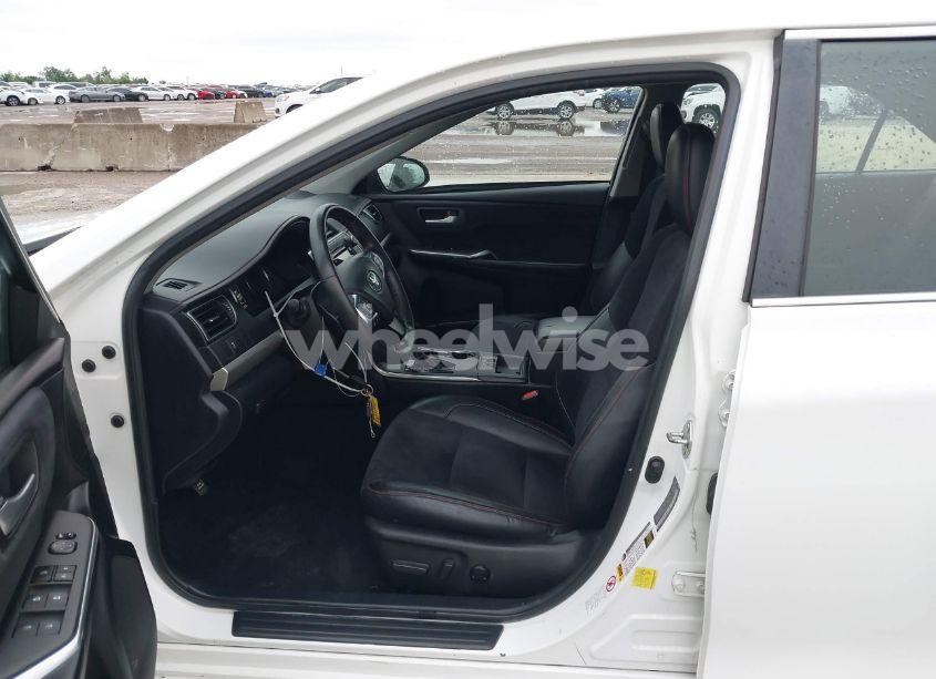 Photo 5 of 2015 Toyota Camry XSE (VIN 4T1BF1FK7FU027554)