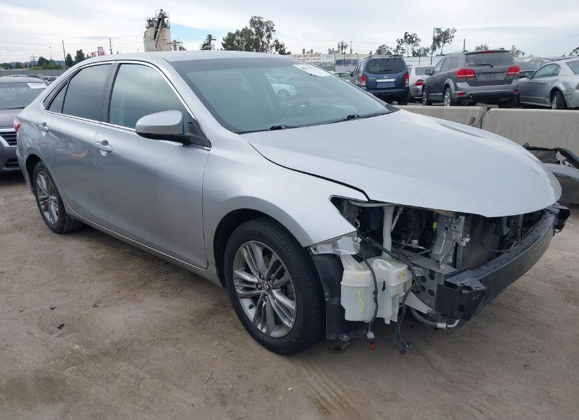 2015 Toyota Camry SE (VIN 4T1BF1FK7FU035721) main photo