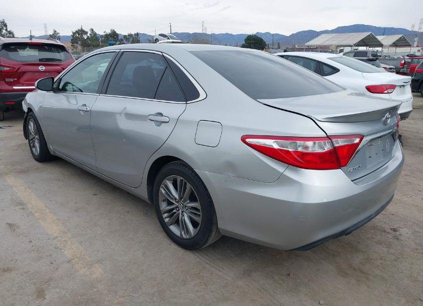 Photo 3 of 2015 Toyota Camry SE (VIN 4T1BF1FK7FU035721)