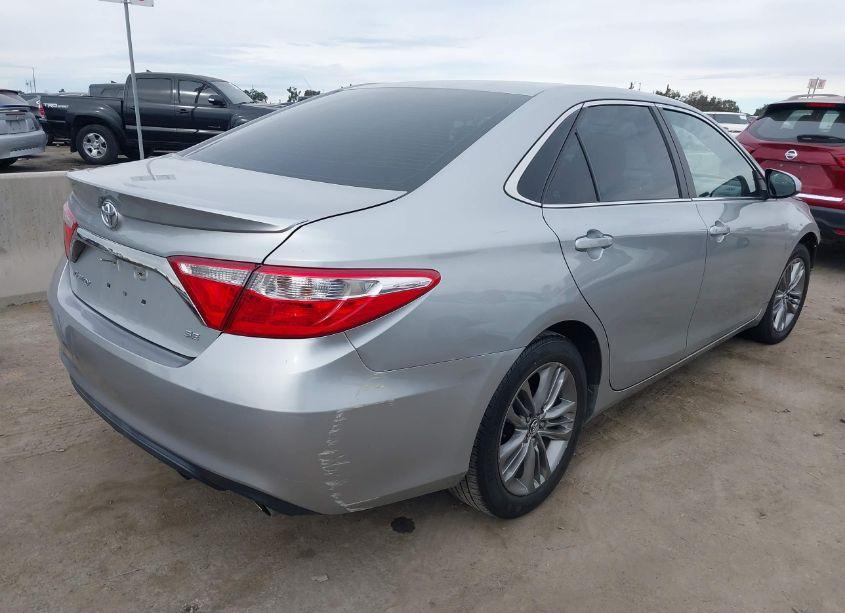 Photo 4 of 2015 Toyota Camry SE (VIN 4T1BF1FK7FU035721)
