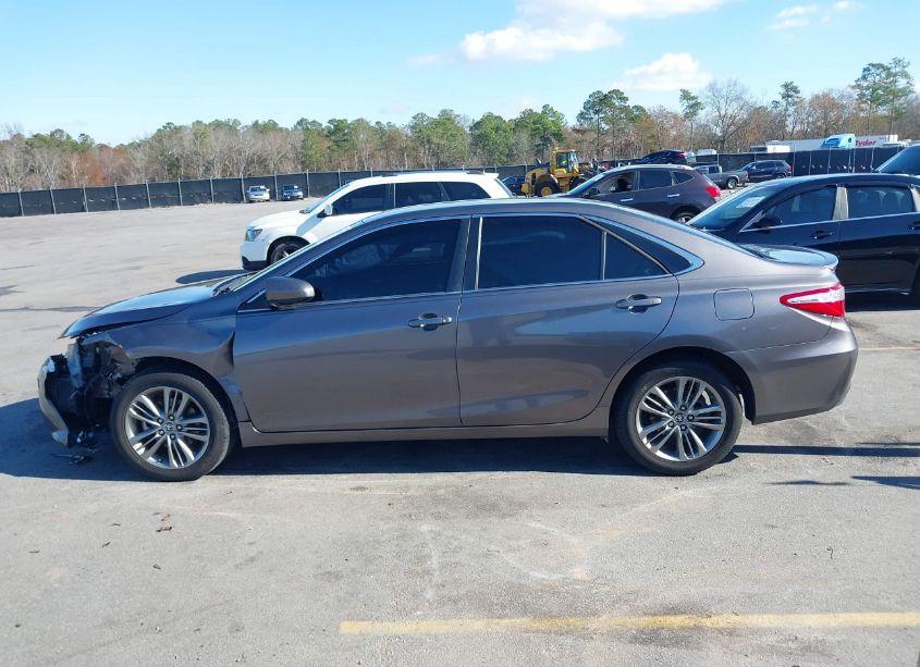 Photo 14 of 2015 Toyota Camry SE (VIN 4T1BF1FK7FU078570)