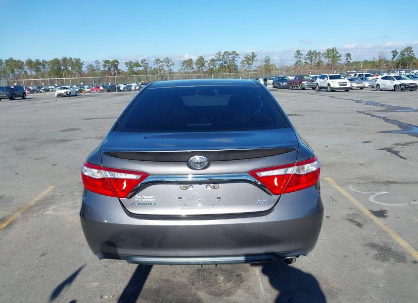 Photo 16 of 2015 Toyota Camry SE (VIN 4T1BF1FK7FU078570)