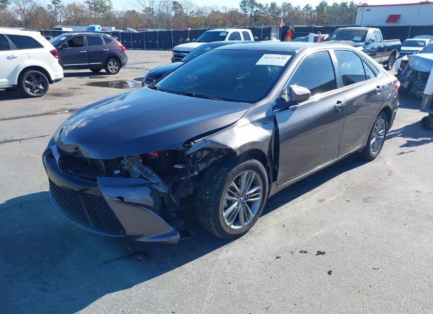 Photo 2 of 2015 Toyota Camry SE (VIN 4T1BF1FK7FU078570)