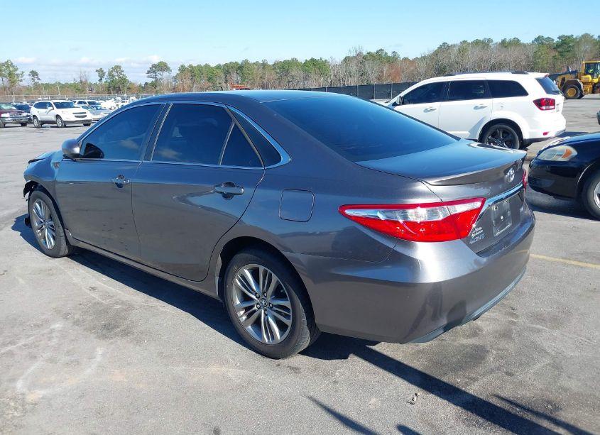 Photo 3 of 2015 Toyota Camry SE (VIN 4T1BF1FK7FU078570)