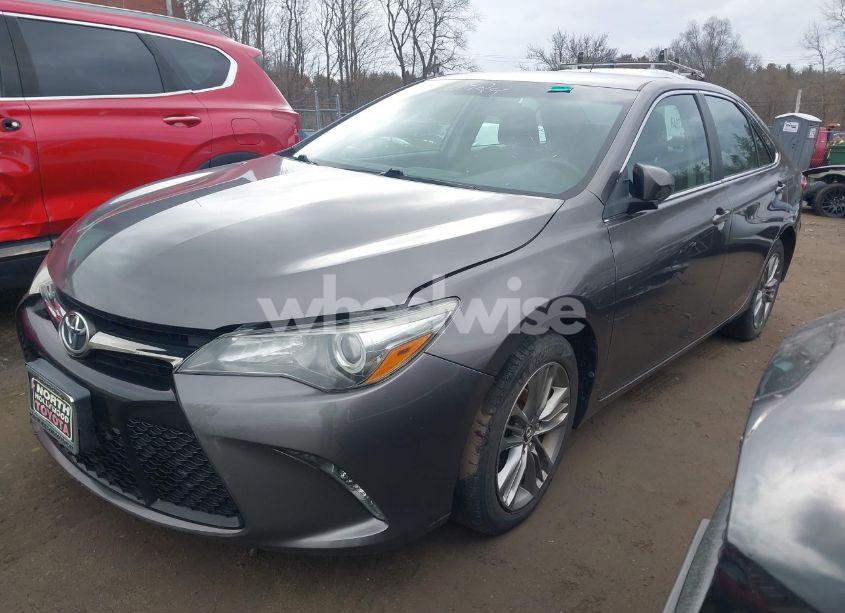 Photo 2 of 2015 Toyota Camry SE (VIN 4T1BF1FK7FU083638)