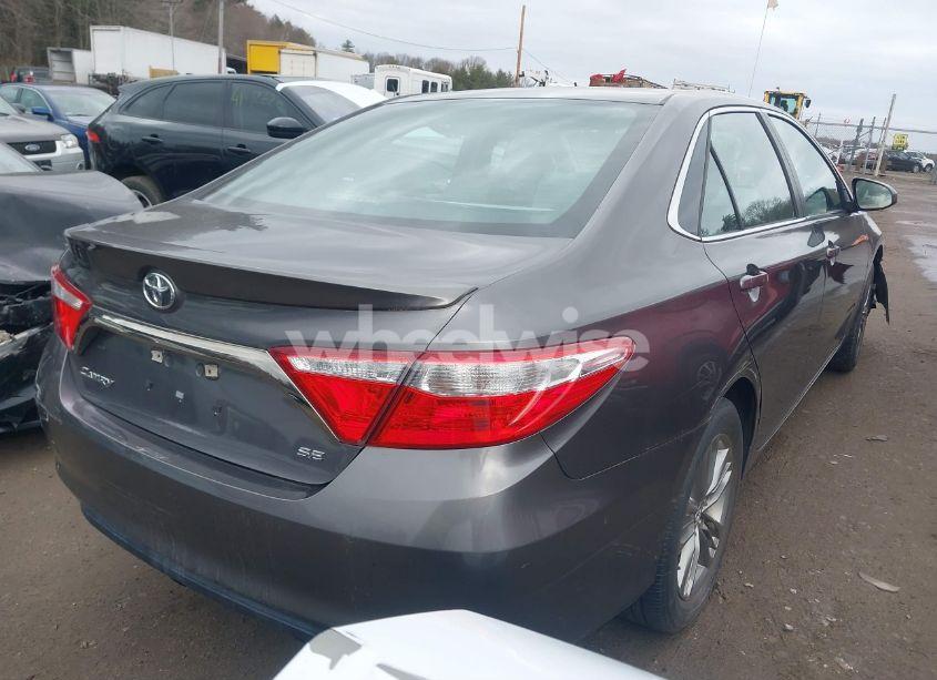 Photo 4 of 2015 Toyota Camry SE (VIN 4T1BF1FK7FU083638)