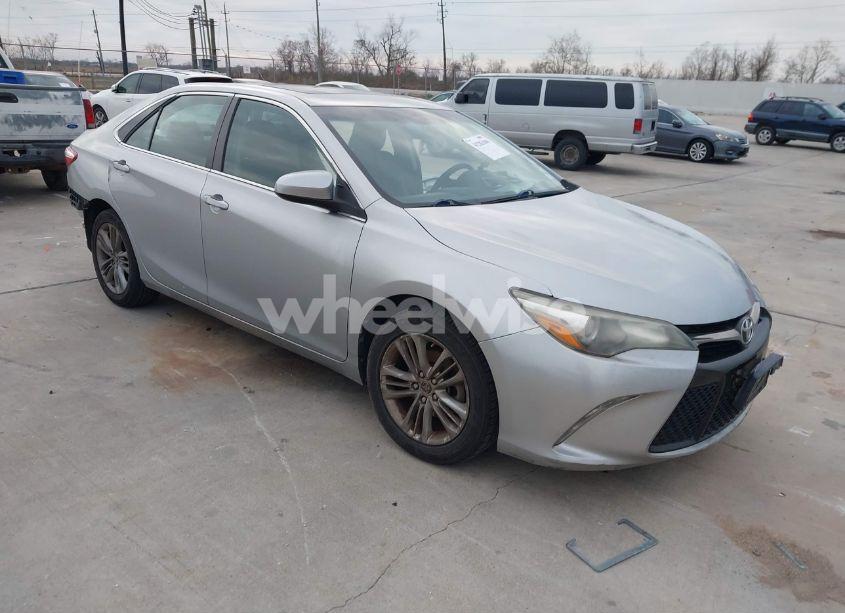 2015 Toyota Camry SE (VIN 4T1BF1FK7FU087169) main photo
