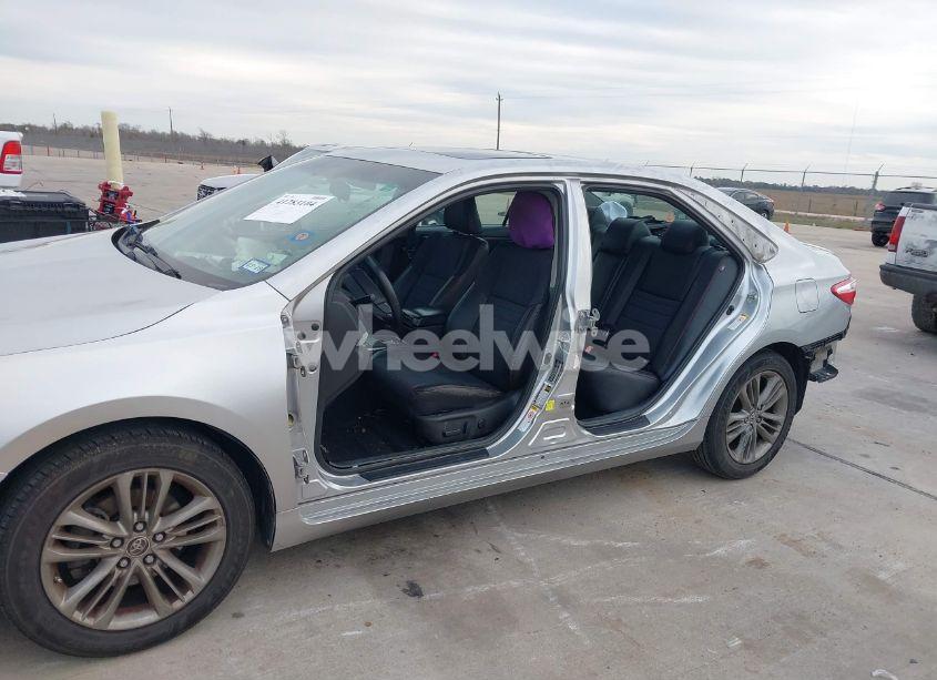 Photo 6 of 2015 Toyota Camry SE (VIN 4T1BF1FK7FU087169)