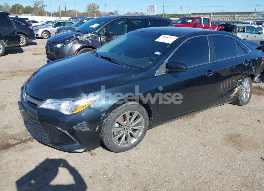 Photo 2 of 2015 Toyota Camry XLE (VIN 4T1BF1FK7FU094915)