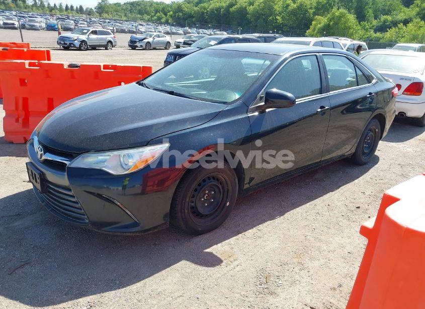 Photo 2 of 2015 Toyota Camry LE (VIN 4T1BF1FK7FU105220)