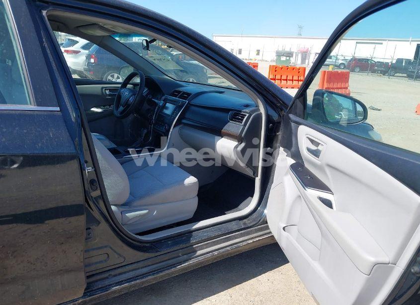 Photo 5 of 2015 Toyota Camry LE (VIN 4T1BF1FK7FU105220)