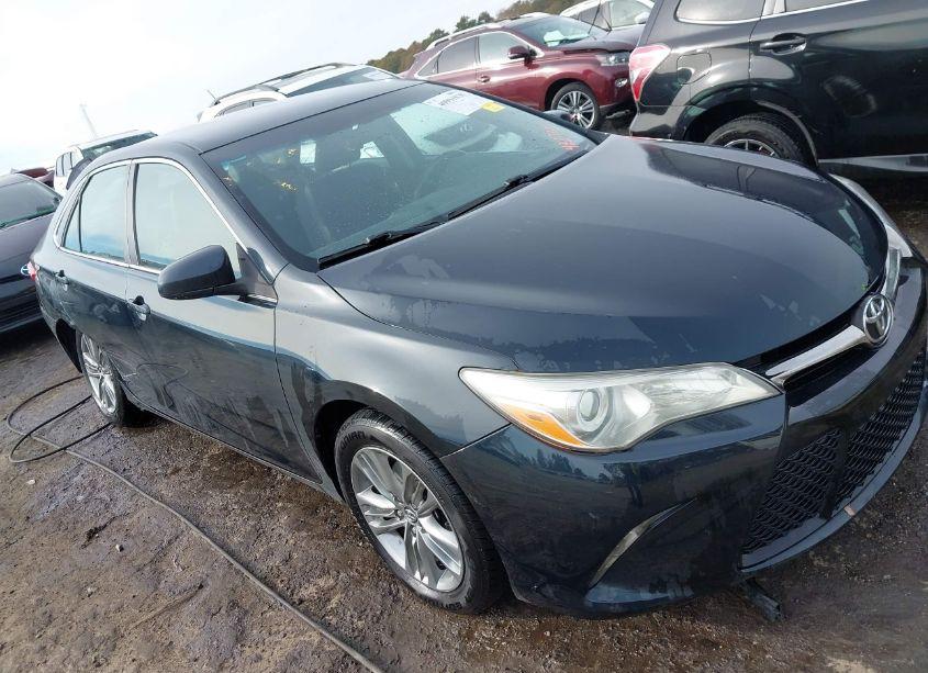 2015 Toyota Camry SE (VIN 4T1BF1FK7FU492710) main photo