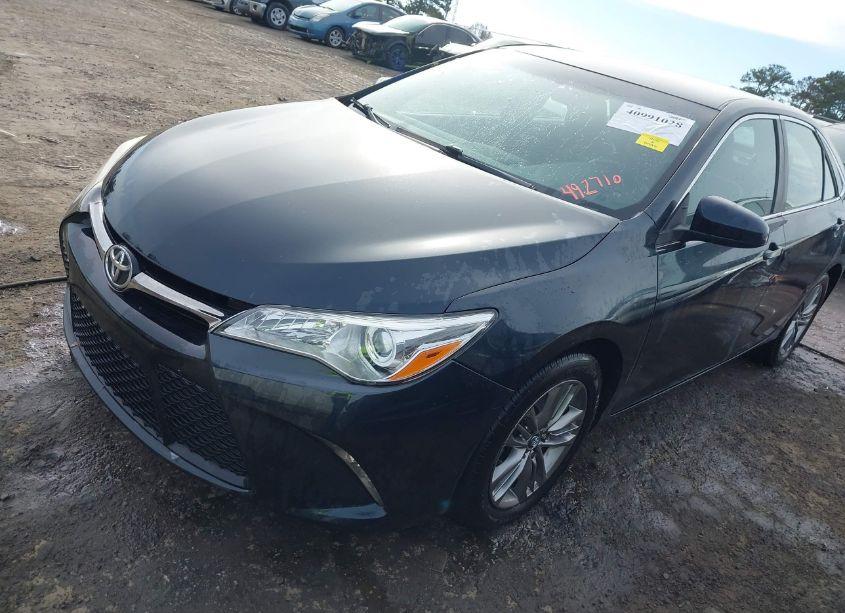 Photo 2 of 2015 Toyota Camry SE (VIN 4T1BF1FK7FU492710)