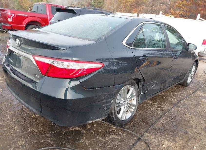 Photo 4 of 2015 Toyota Camry SE (VIN 4T1BF1FK7FU492710)