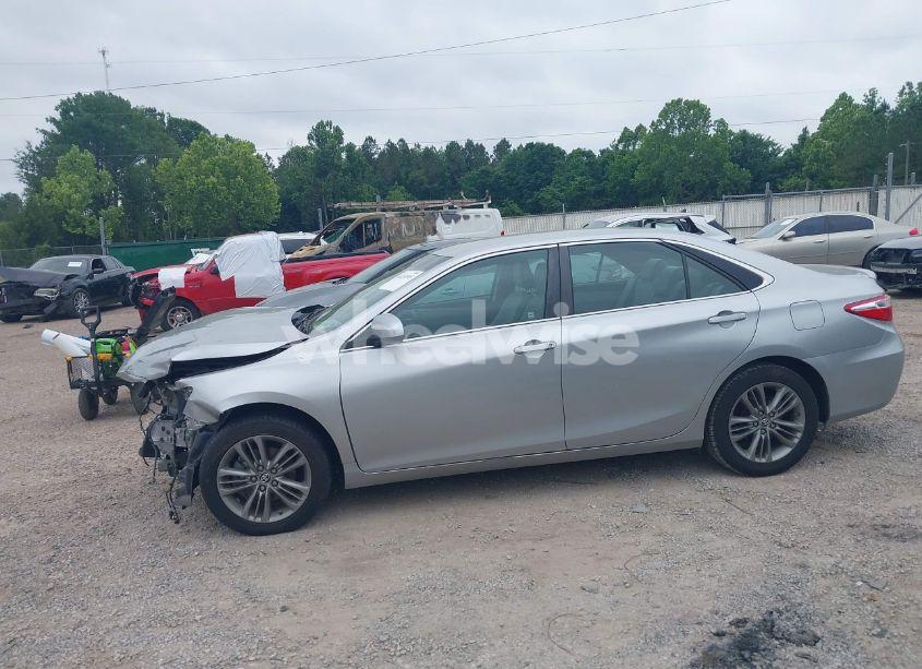 Photo 15 of 2015 Toyota Camry SE (VIN 4T1BF1FK7FU499592)