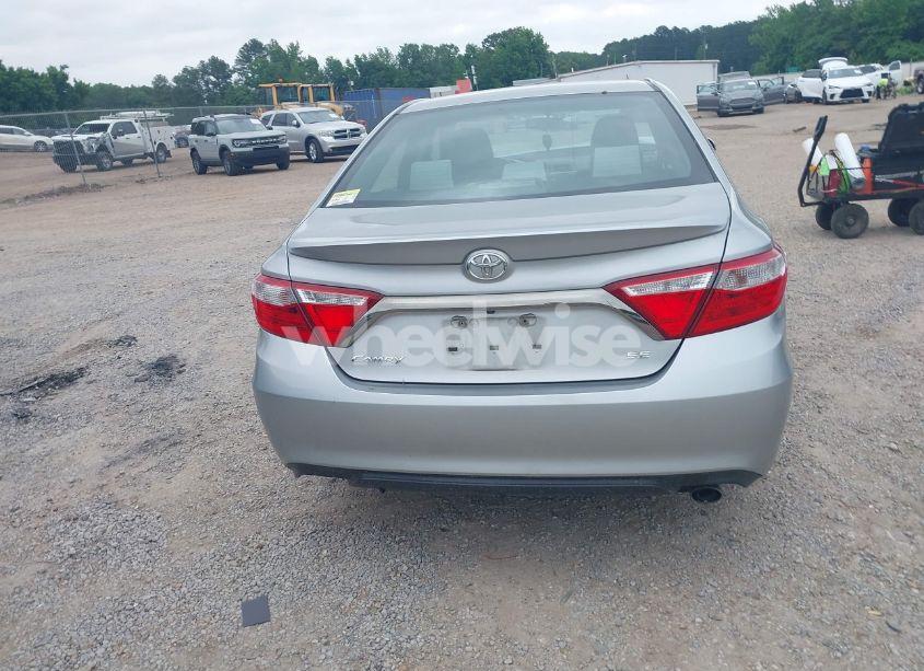 Photo 17 of 2015 Toyota Camry SE (VIN 4T1BF1FK7FU499592)