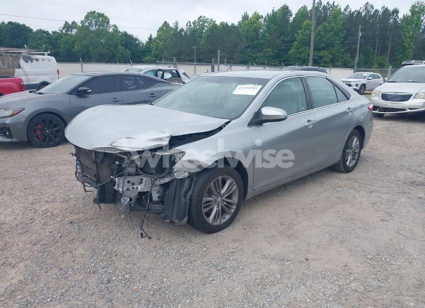 Photo 2 of 2015 Toyota Camry SE (VIN 4T1BF1FK7FU499592)