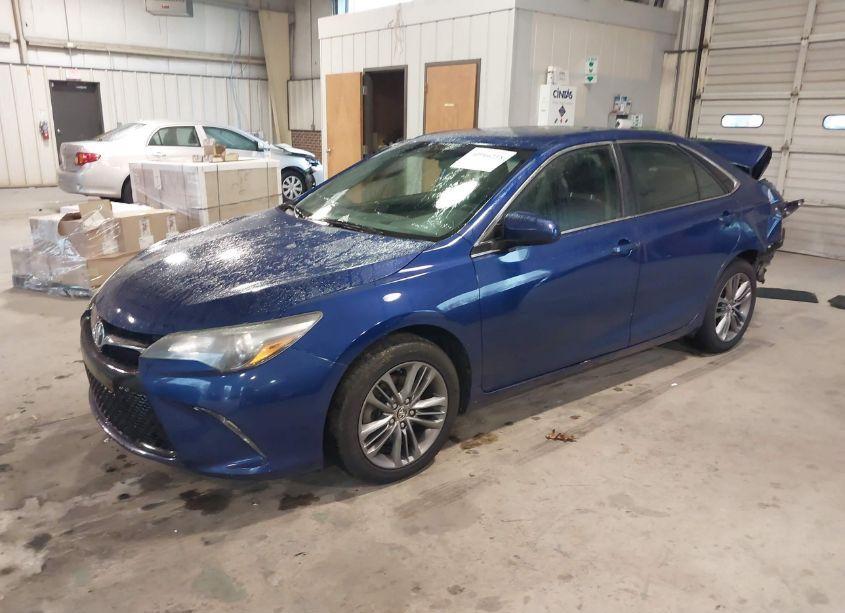 Photo 2 of 2015 Toyota Camry SE (VIN 4T1BF1FK7FU877586)