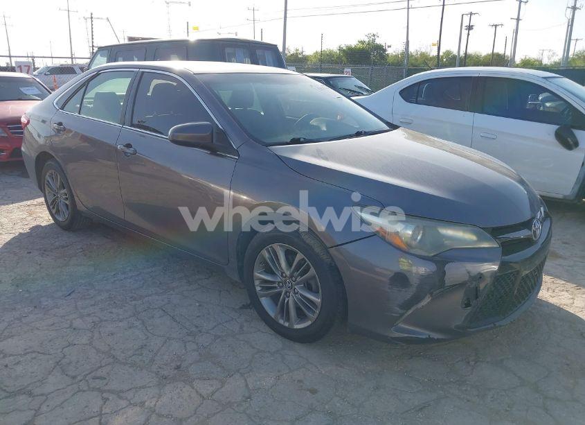 2015 Toyota Camry SE (VIN 4T1BF1FK7FU880178) main photo