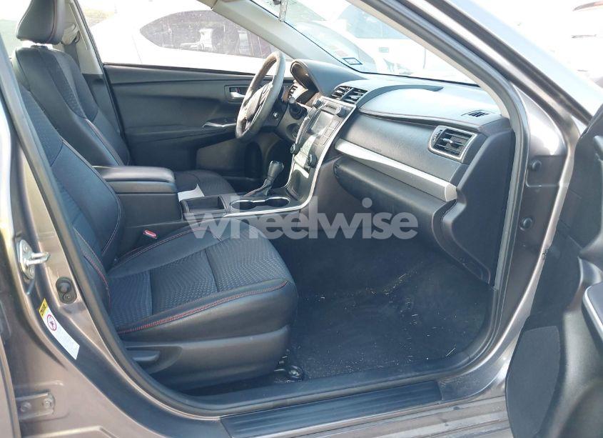 Photo 5 of 2015 Toyota Camry SE (VIN 4T1BF1FK7FU880178)