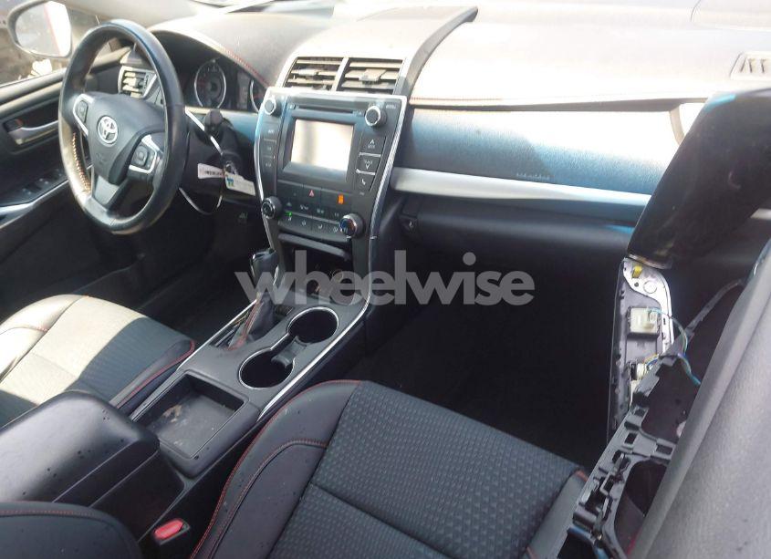 Photo 5 of 2015 Toyota Camry SE (VIN 4T1BF1FK7FU887518)