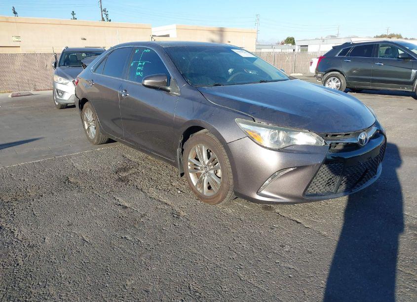 2015 Toyota Camry SE (VIN 4T1BF1FK7FU907377) main photo