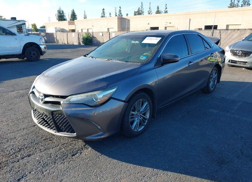 Photo 2 of 2015 Toyota Camry SE (VIN 4T1BF1FK7FU907377)