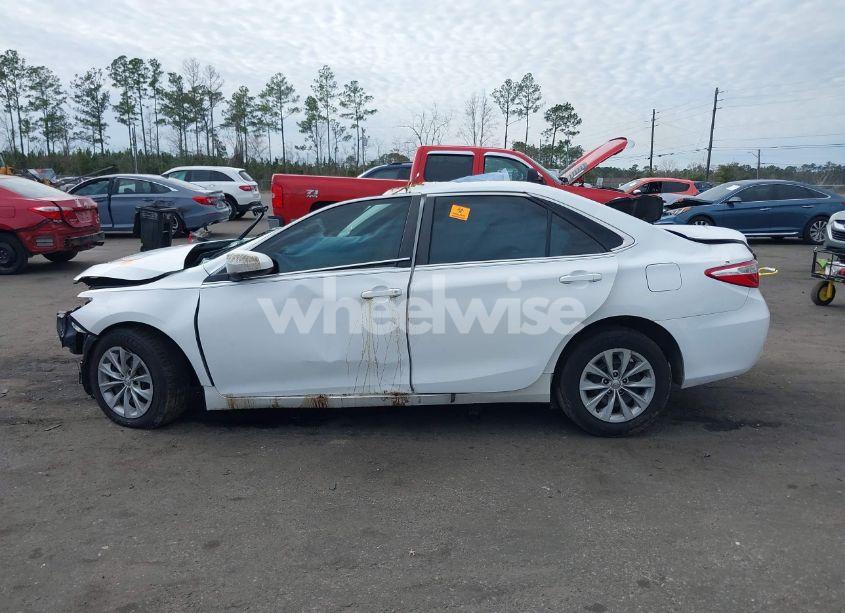 Photo 13 of 2015 Toyota Camry LE (VIN 4T1BF1FK7FU912210)