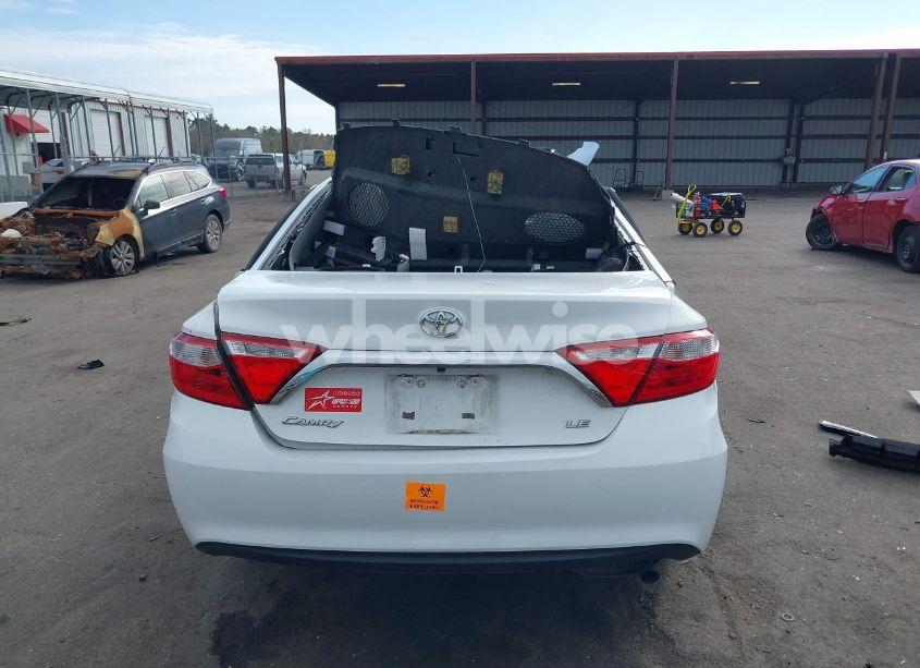 Photo 15 of 2015 Toyota Camry LE (VIN 4T1BF1FK7FU912210)