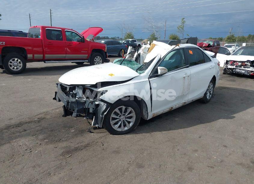 Photo 2 of 2015 Toyota Camry LE (VIN 4T1BF1FK7FU912210)