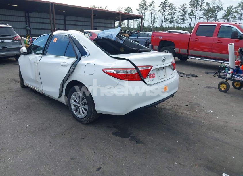 Photo 3 of 2015 Toyota Camry LE (VIN 4T1BF1FK7FU912210)