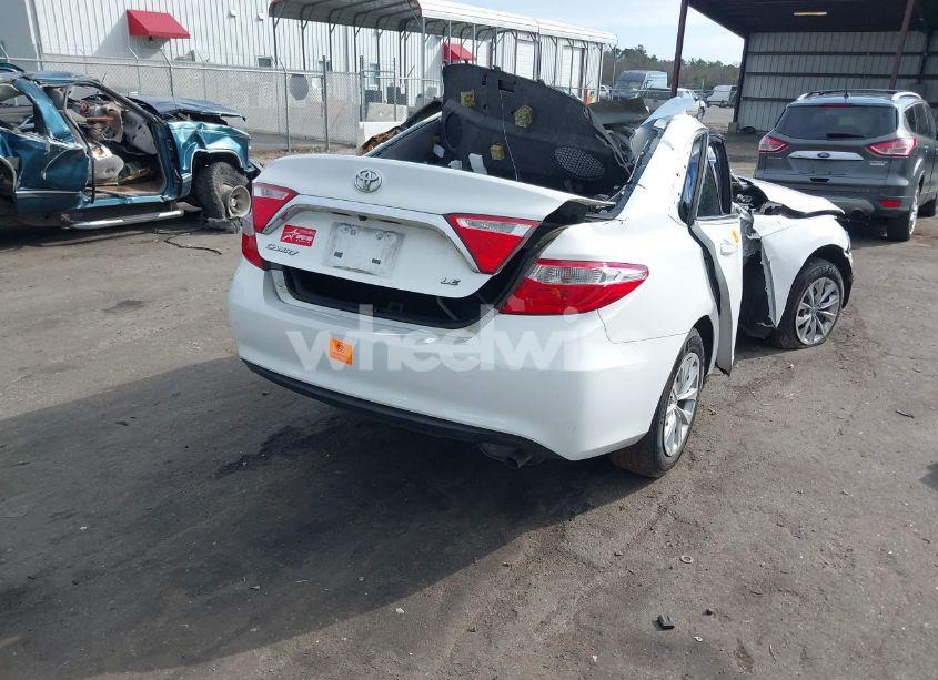 Photo 4 of 2015 Toyota Camry LE (VIN 4T1BF1FK7FU912210)