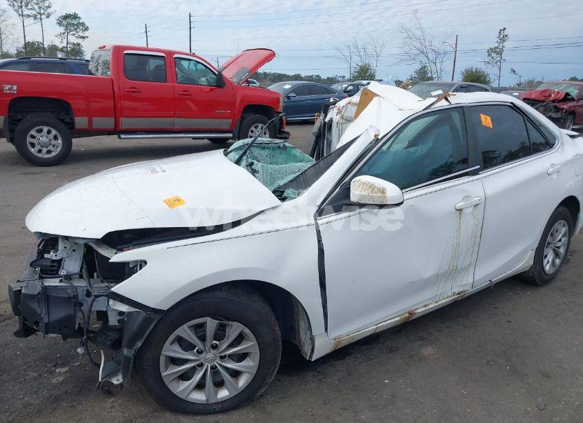 Photo 6 of 2015 Toyota Camry LE (VIN 4T1BF1FK7FU912210)