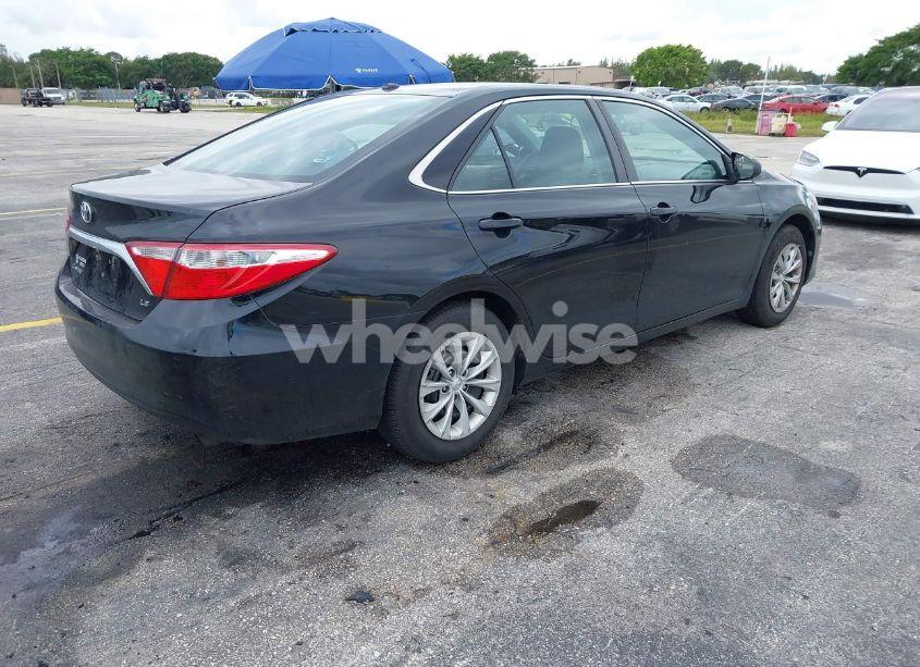 Photo 4 of 2015 Toyota Camry LE (VIN 4T1BF1FK7FU912711)