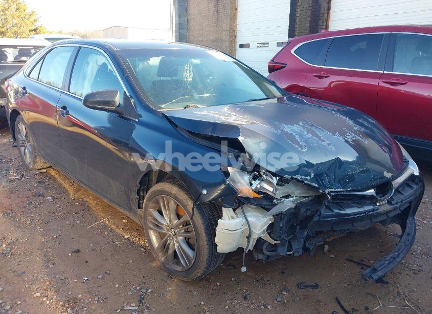 2015 Toyota Camry SE (VIN 4T1BF1FK7FU925149) main photo