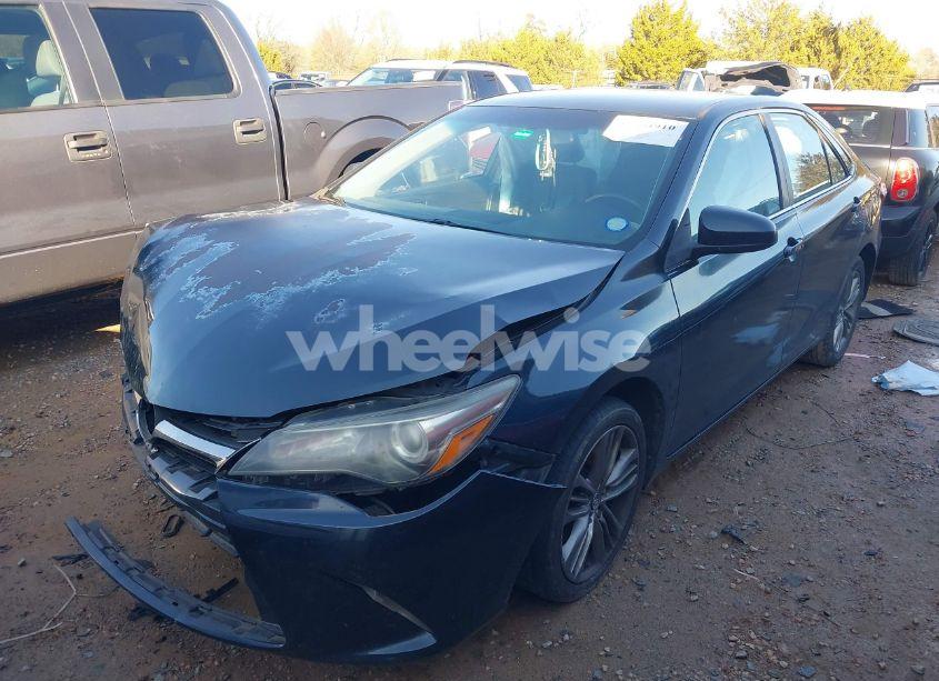 Photo 2 of 2015 Toyota Camry SE (VIN 4T1BF1FK7FU925149)