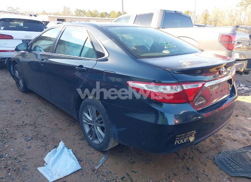 Photo 3 of 2015 Toyota Camry SE (VIN 4T1BF1FK7FU925149)