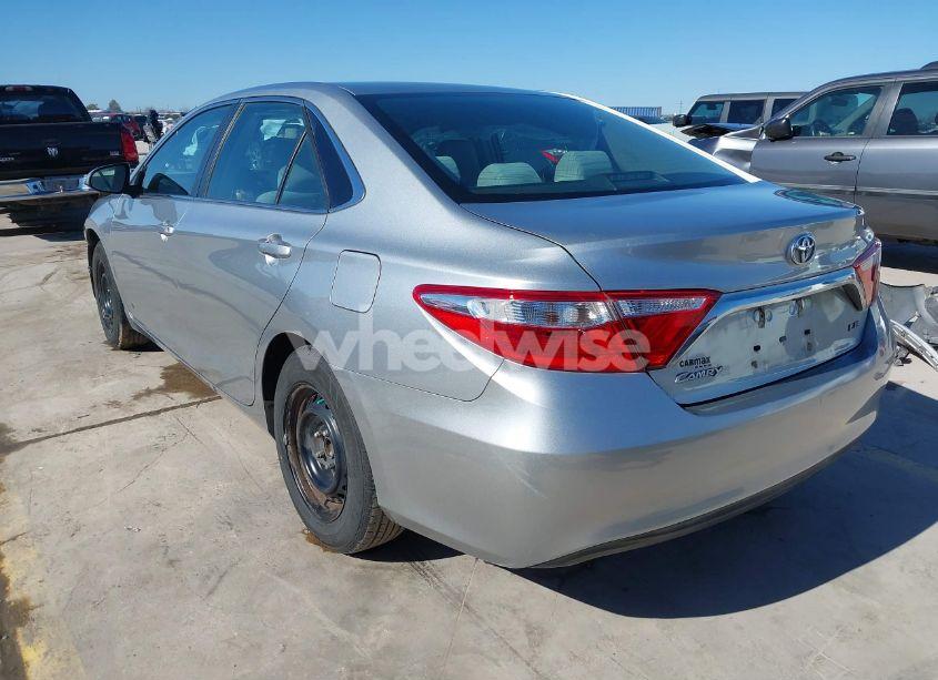 Photo 3 of 2015 Toyota Camry LE (VIN 4T1BF1FK7FU928973)