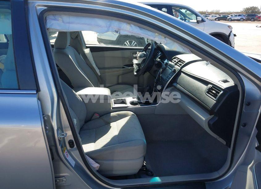 Photo 5 of 2015 Toyota Camry LE (VIN 4T1BF1FK7FU928973)