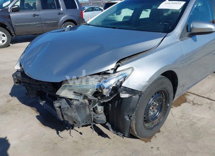 Photo 6 of 2015 Toyota Camry LE (VIN 4T1BF1FK7FU928973)