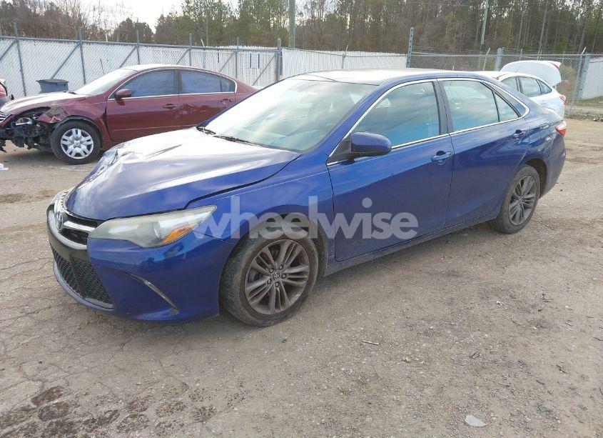 Photo 2 of 2015 Toyota Camry SE (VIN 4T1BF1FK7FU930870)