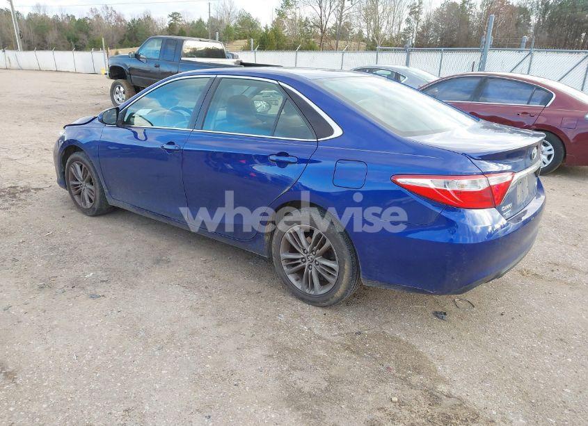 Photo 3 of 2015 Toyota Camry SE (VIN 4T1BF1FK7FU930870)