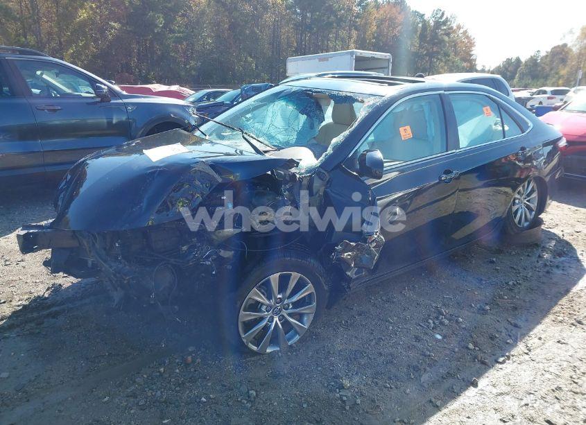 Photo 2 of 2015 Toyota Camry XLE (VIN 4T1BF1FK7FU941321)