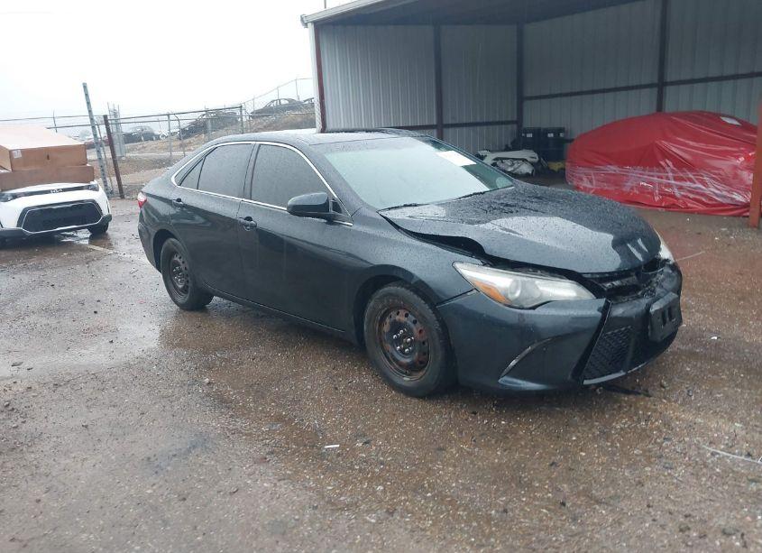 2015 Toyota Camry SE (VIN 4T1BF1FK7FU962878) main photo