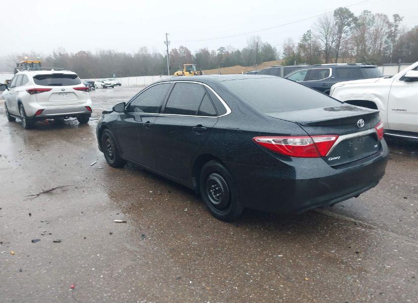 Photo 3 of 2015 Toyota Camry SE (VIN 4T1BF1FK7FU962878)