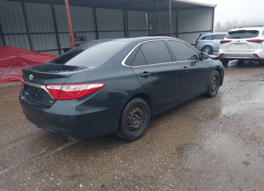 Photo 4 of 2015 Toyota Camry SE (VIN 4T1BF1FK7FU962878)