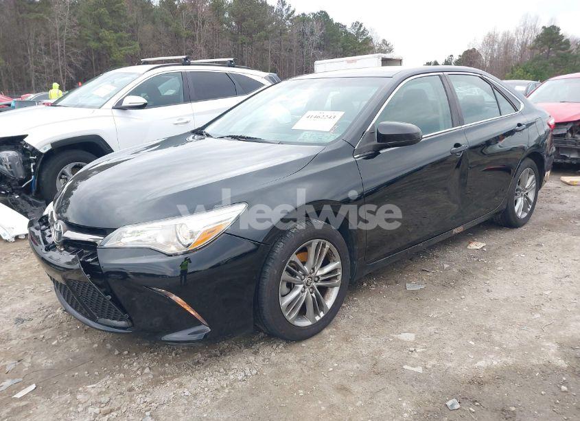 Photo 2 of 2015 Toyota Camry SE (VIN 4T1BF1FK7FU972892)