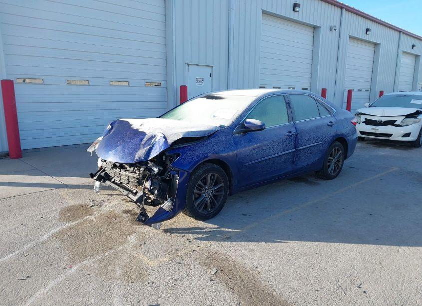 Photo 2 of 2015 Toyota Camry SE (VIN 4T1BF1FK7FU977736)