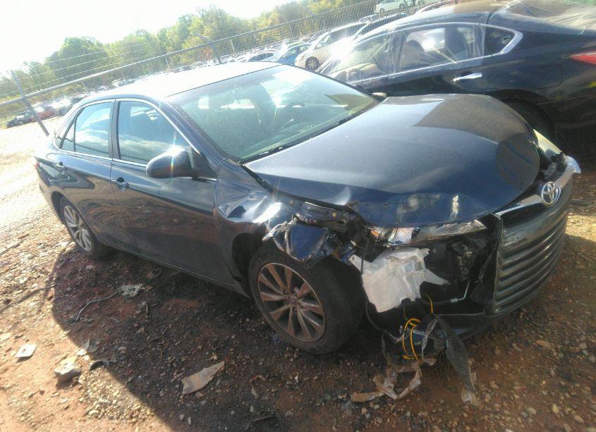 2015 Toyota Camry XLE (VIN 4T1BF1FK7FU980006) main photo